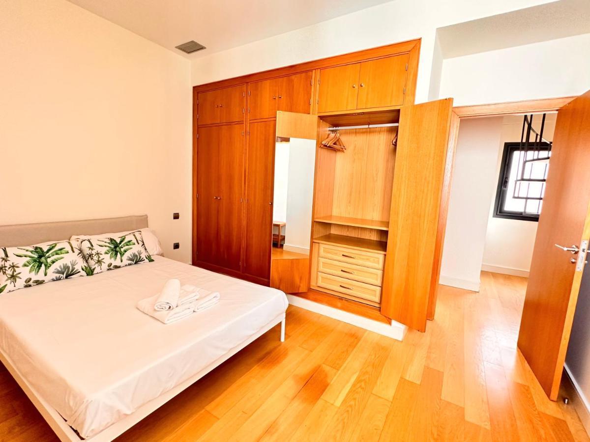 Penthouse Near Cathedral Private Rooftop Private Parking Севилья Экстерьер фото