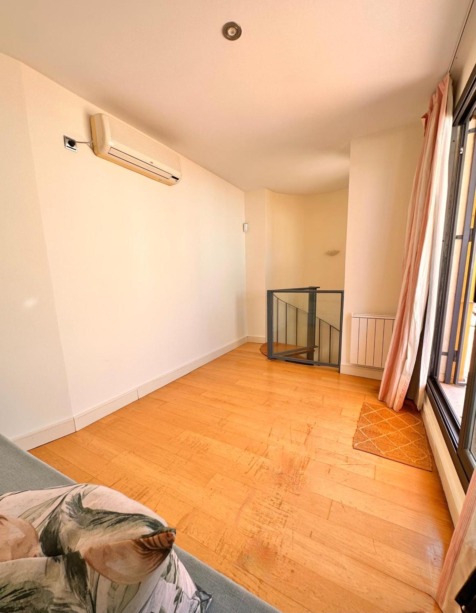 Penthouse Near Cathedral Private Rooftop Private Parking Севилья Экстерьер фото