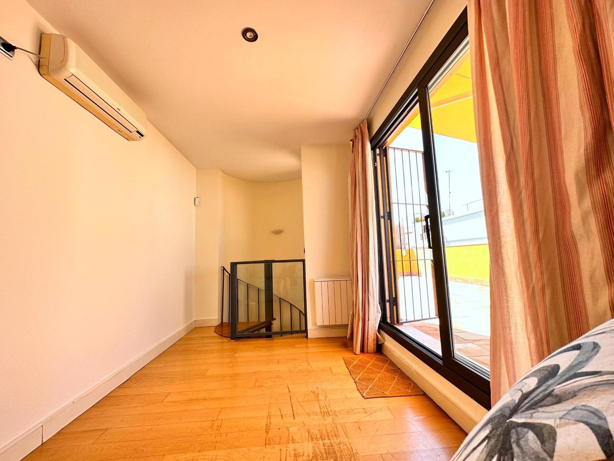 Penthouse Near Cathedral Private Rooftop Private Parking Севилья Экстерьер фото