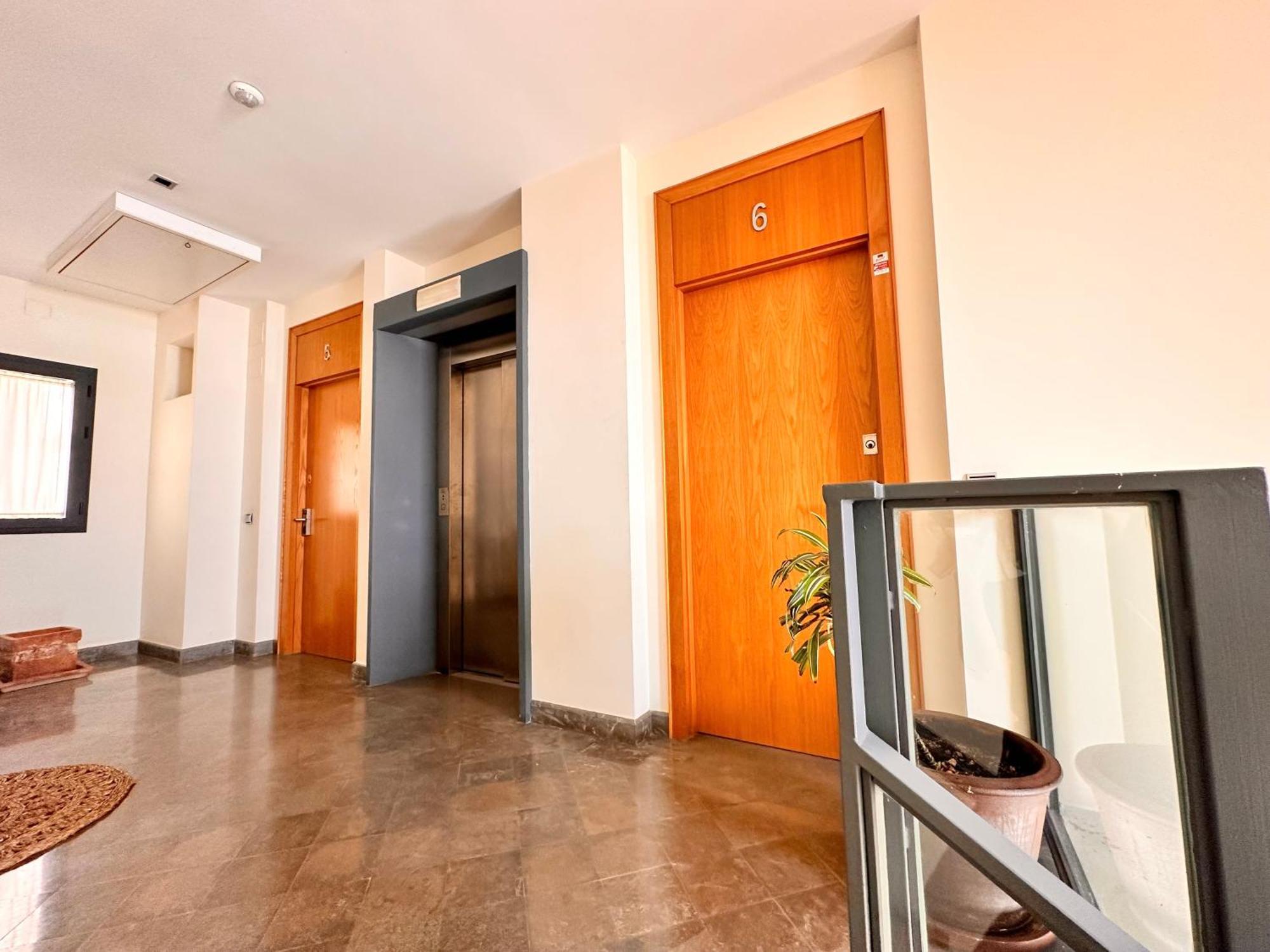 Penthouse Near Cathedral Private Rooftop Private Parking Севилья Экстерьер фото