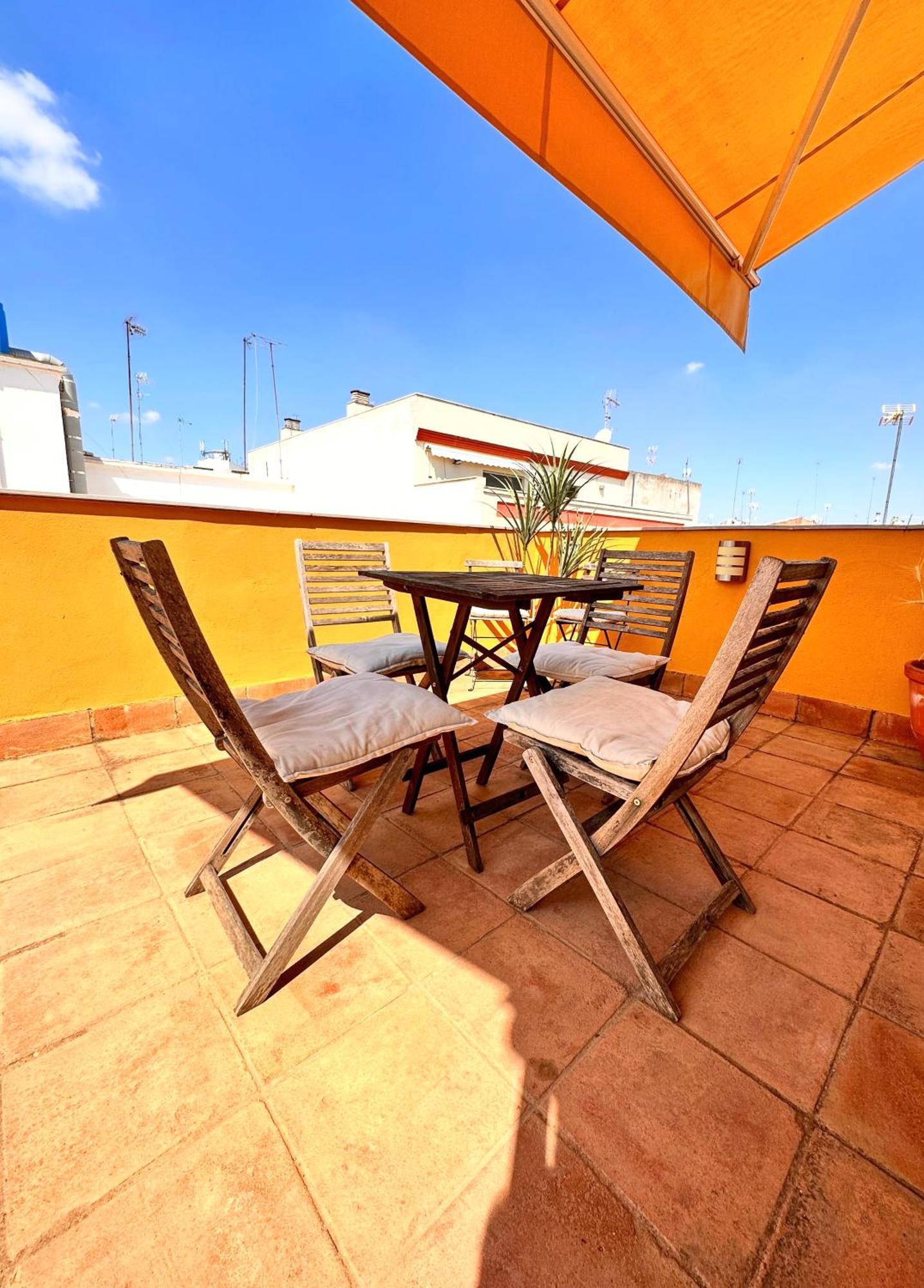 Penthouse Near Cathedral Private Rooftop Private Parking Севилья Экстерьер фото
