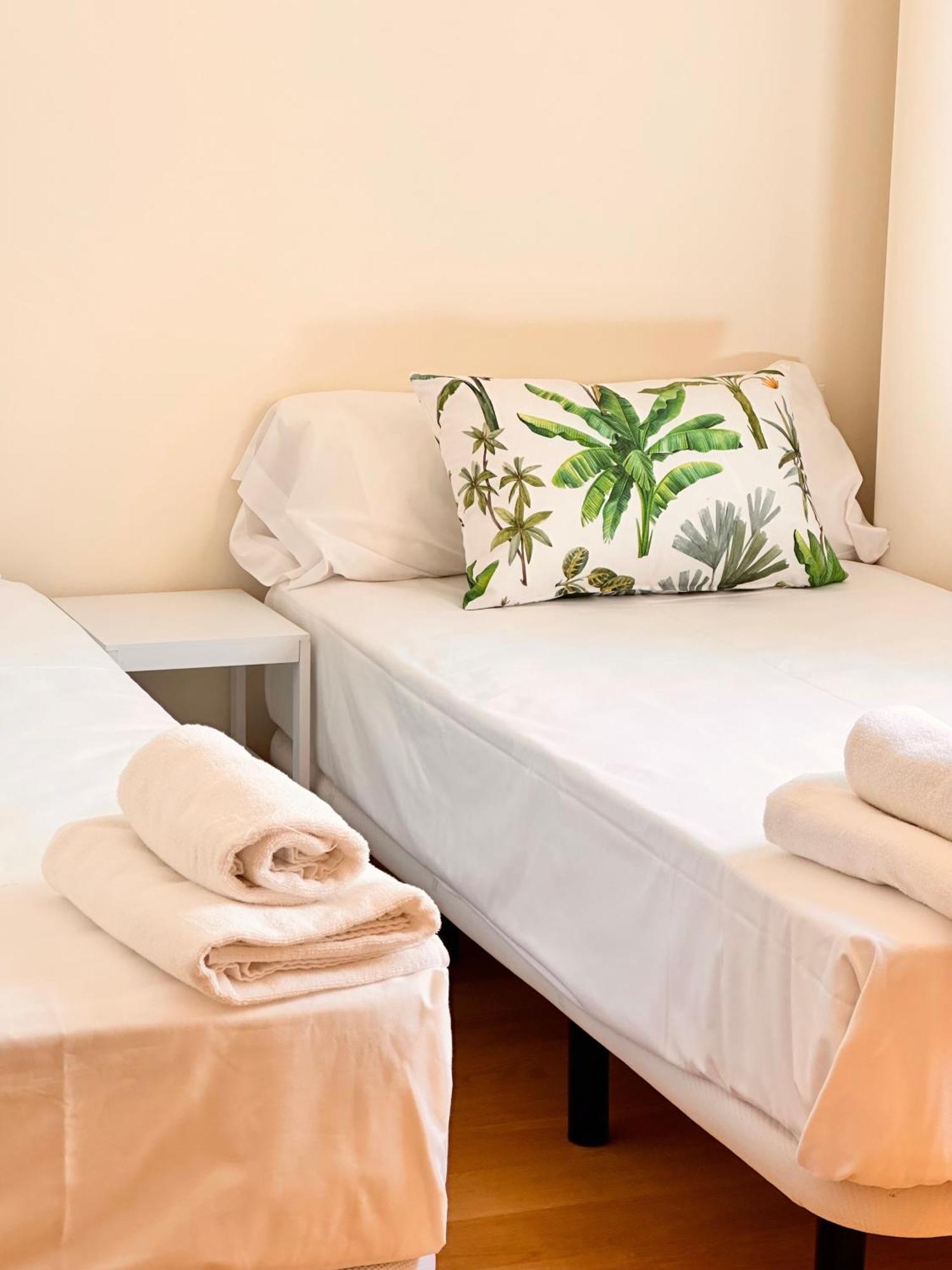 Penthouse Near Cathedral Private Rooftop Private Parking Севилья Экстерьер фото