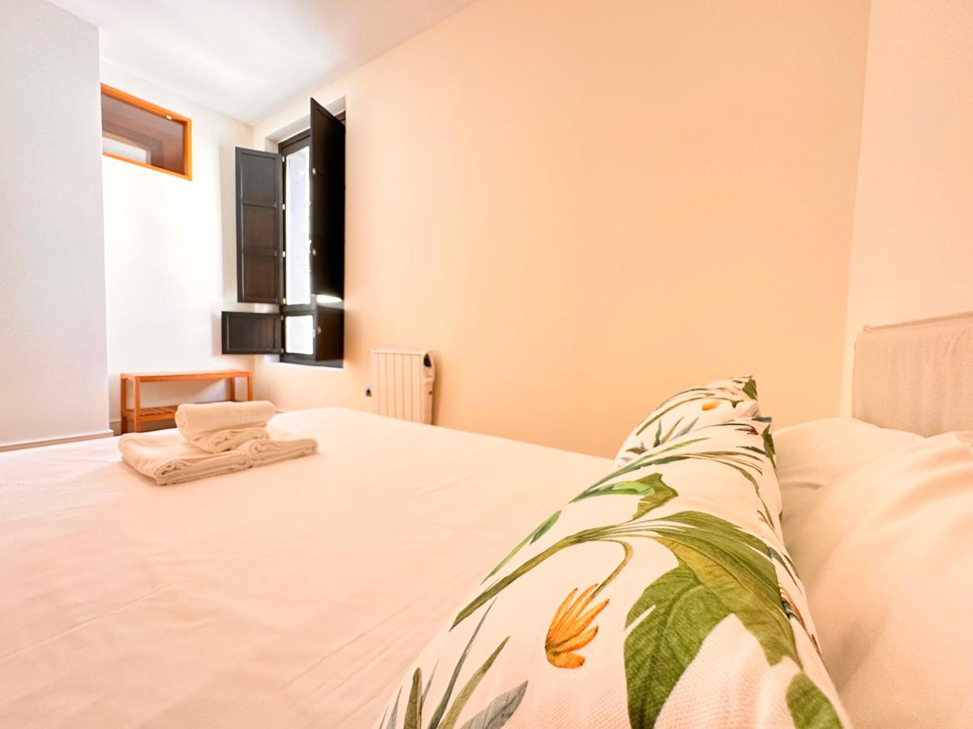Penthouse Near Cathedral Private Rooftop Private Parking Севилья Экстерьер фото