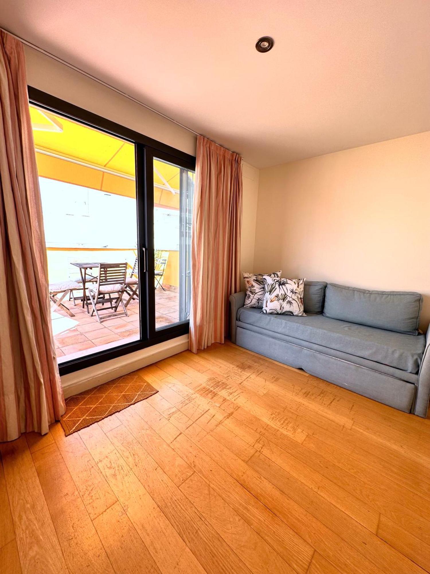 Penthouse Near Cathedral Private Rooftop Private Parking Севилья Экстерьер фото