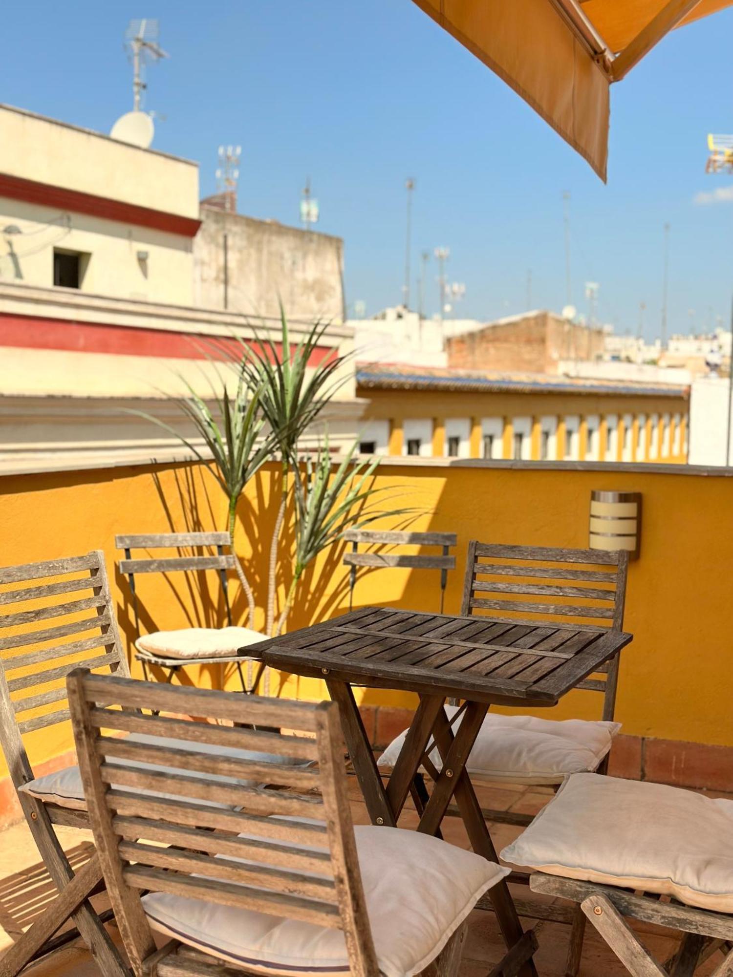 Penthouse Near Cathedral Private Rooftop Private Parking Севилья Экстерьер фото